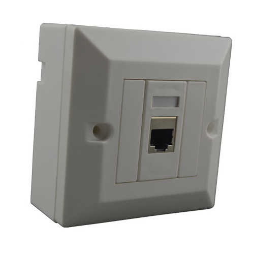 שקע תקשורת יחיד  RJ45 על הטיח